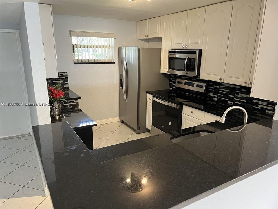 En Venta: $229,000 (2 camas, 2 baños, 990 Pies cuadrados)