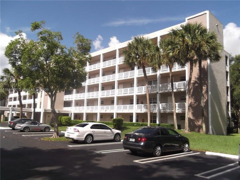 En Venta: $229,000 (2 camas, 2 baños, 990 Pies cuadrados)