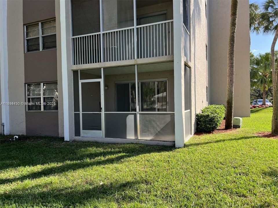 En Venta: $229,000 (2 camas, 2 baños, 990 Pies cuadrados)