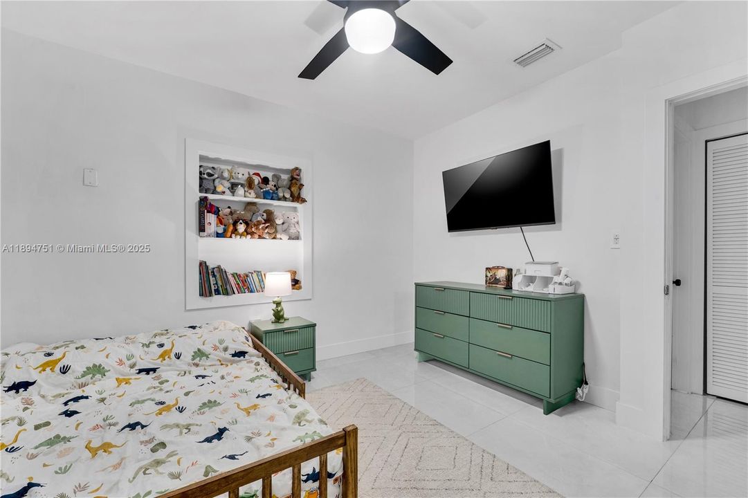 На продажу: $1,199,000 (4 спален, 3 ванн, 2417 Квадратных фут)