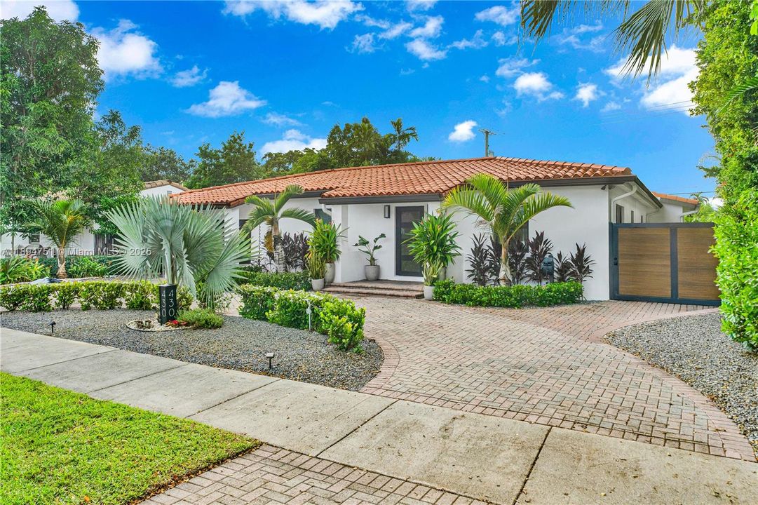 На продажу: $1,199,000 (4 спален, 3 ванн, 2417 Квадратных фут)