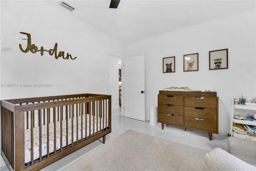 На продажу: $1,199,000 (4 спален, 3 ванн, 2417 Квадратных фут)