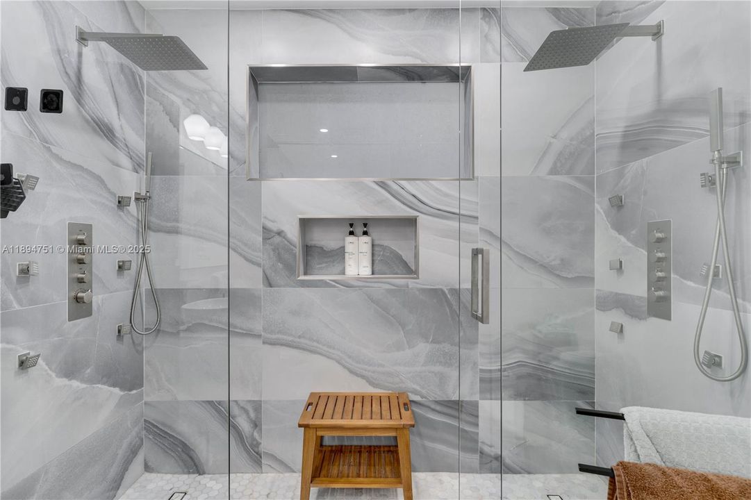 На продажу: $1,199,000 (4 спален, 3 ванн, 2417 Квадратных фут)