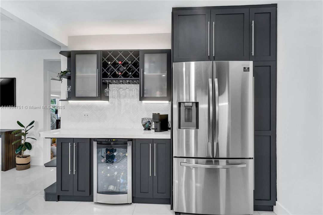 На продажу: $1,199,000 (4 спален, 3 ванн, 2417 Квадратных фут)