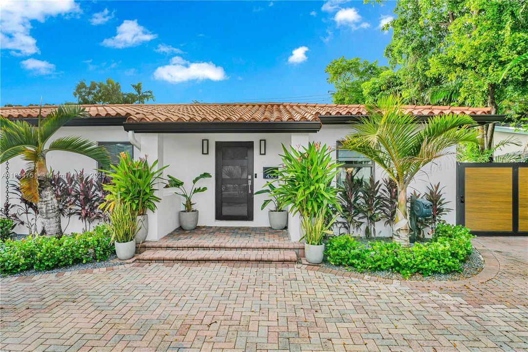 На продажу: $1,199,000 (4 спален, 3 ванн, 2417 Квадратных фут)