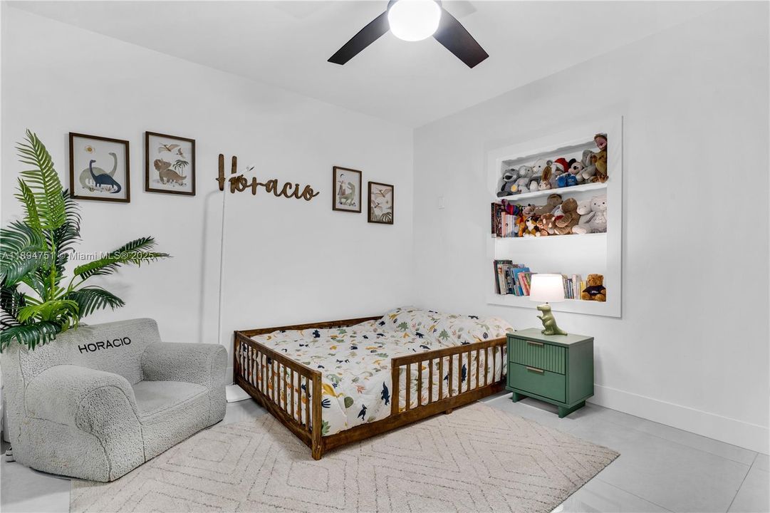 На продажу: $1,199,000 (4 спален, 3 ванн, 2417 Квадратных фут)