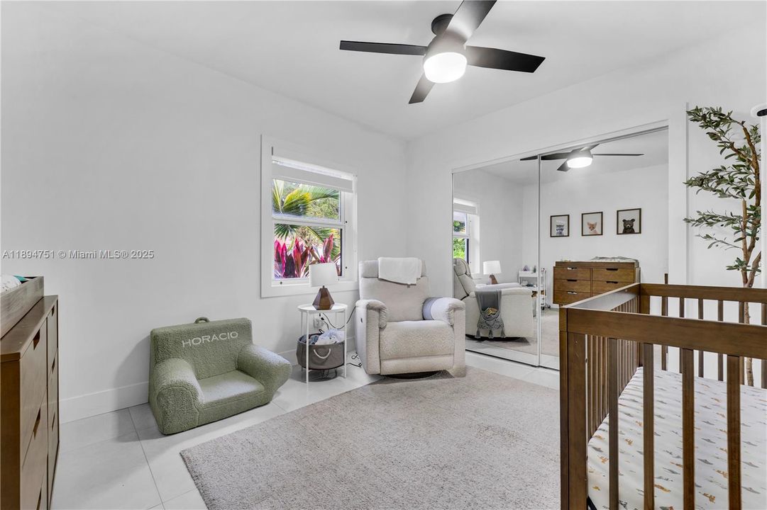 На продажу: $1,199,000 (4 спален, 3 ванн, 2417 Квадратных фут)