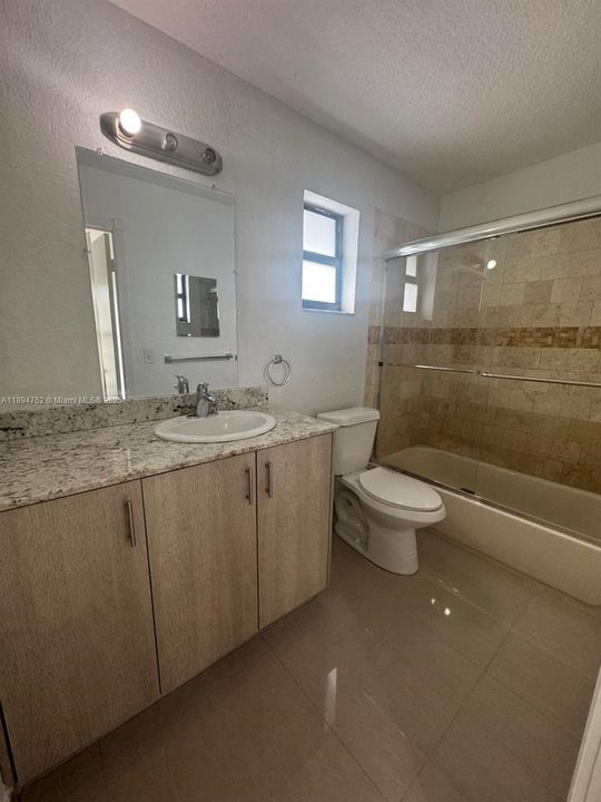 Vendido Recientemente: $589,000 (3 camas, 2 baños, 0 Pies cuadrados)