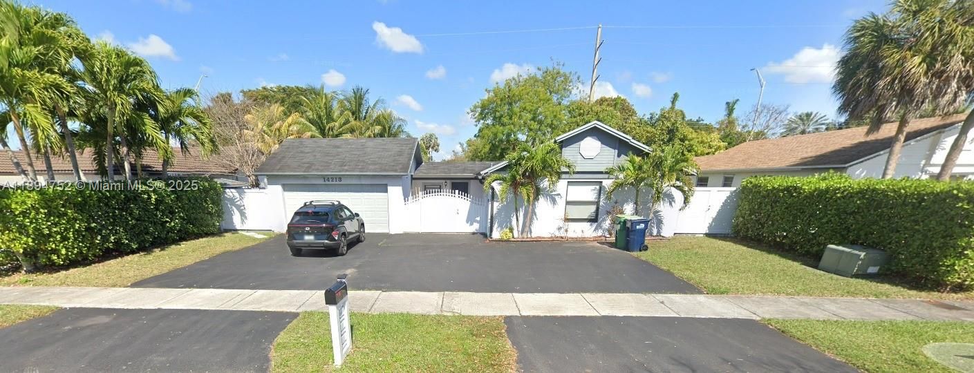 Vendido Recientemente: $589,000 (3 camas, 2 baños, 0 Pies cuadrados)