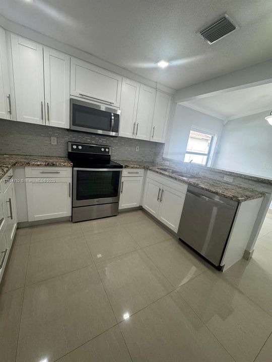 Vendido Recientemente: $589,000 (3 camas, 2 baños, 0 Pies cuadrados)