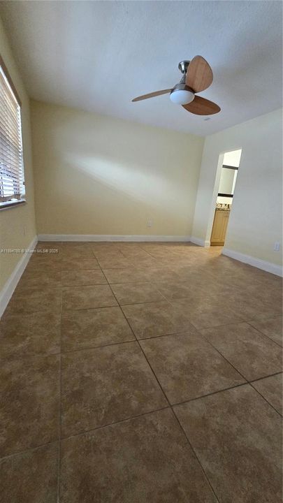 Active With Contract: $172,000 (2 beds, 2 baths, 920 Square Feet)