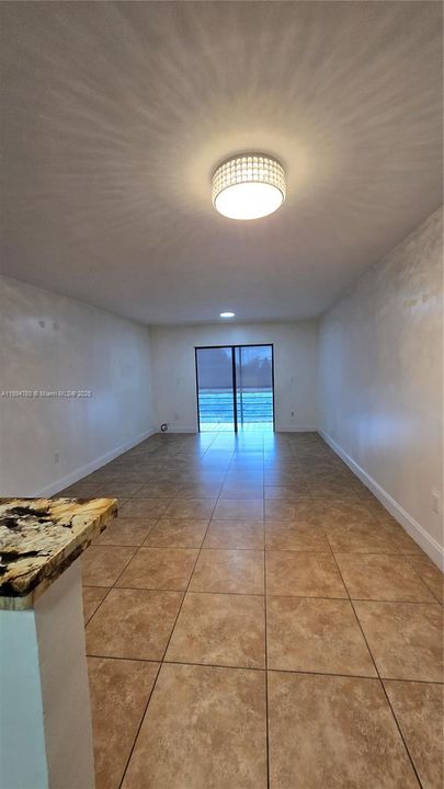 Active With Contract: $172,000 (2 beds, 2 baths, 920 Square Feet)