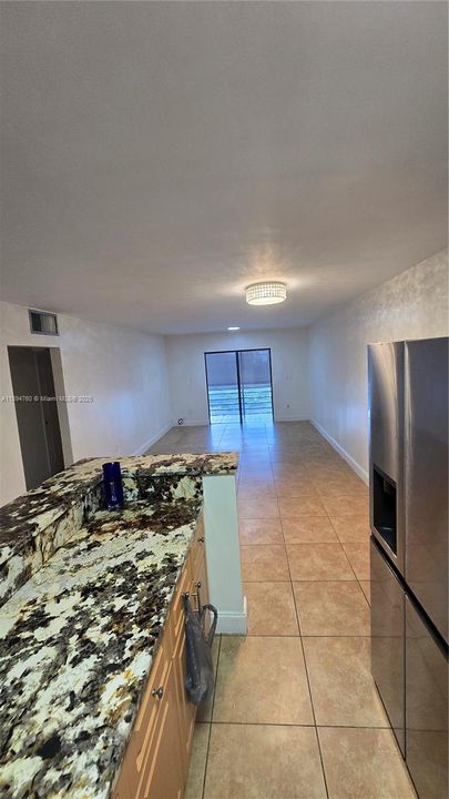 Active With Contract: $172,000 (2 beds, 2 baths, 920 Square Feet)