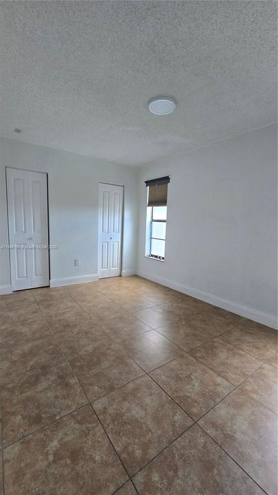 Active With Contract: $172,000 (2 beds, 2 baths, 920 Square Feet)