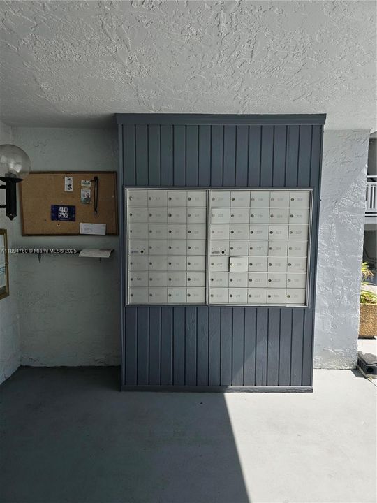 Active With Contract: $172,000 (2 beds, 2 baths, 920 Square Feet)