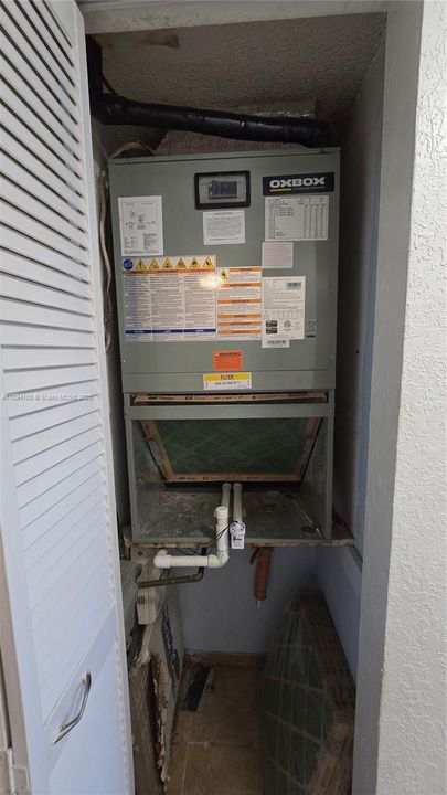 Active With Contract: $172,000 (2 beds, 2 baths, 920 Square Feet)