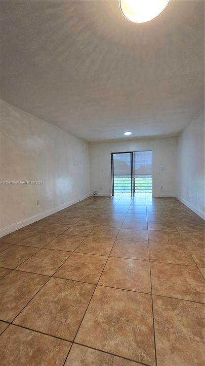 Active With Contract: $172,000 (2 beds, 2 baths, 920 Square Feet)