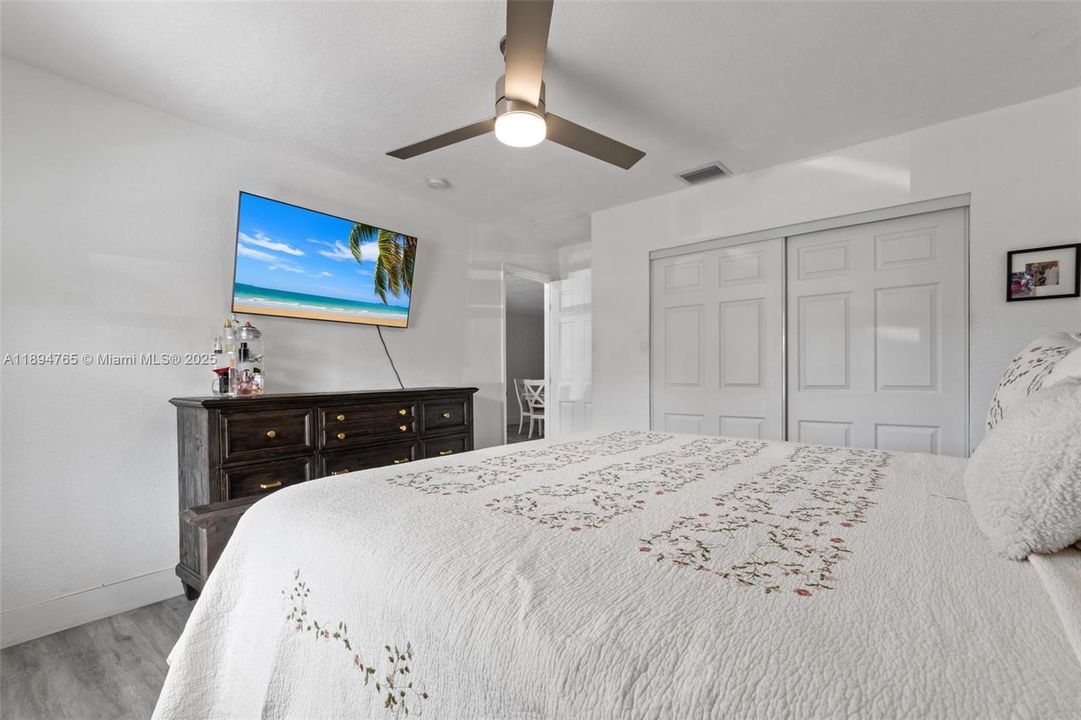 En Venta: $365,000 (3 camas, 1 baños, 1157 Pies cuadrados)