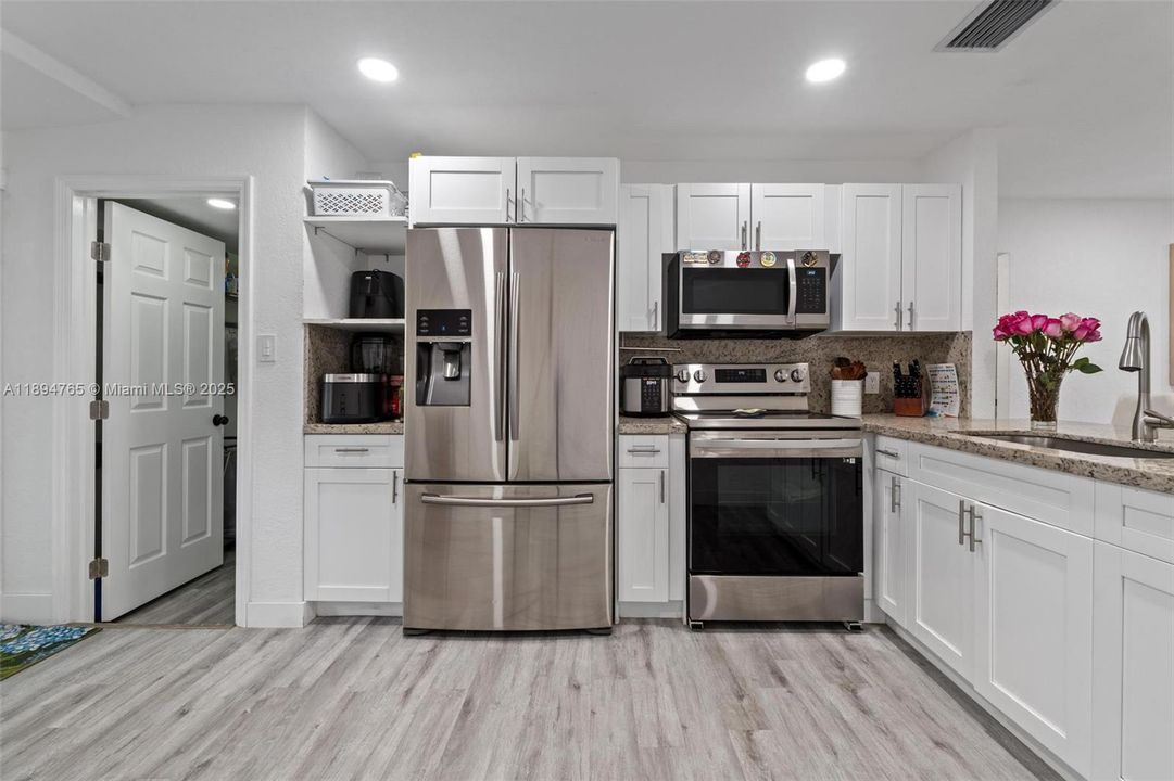 En Venta: $365,000 (3 camas, 1 baños, 1157 Pies cuadrados)