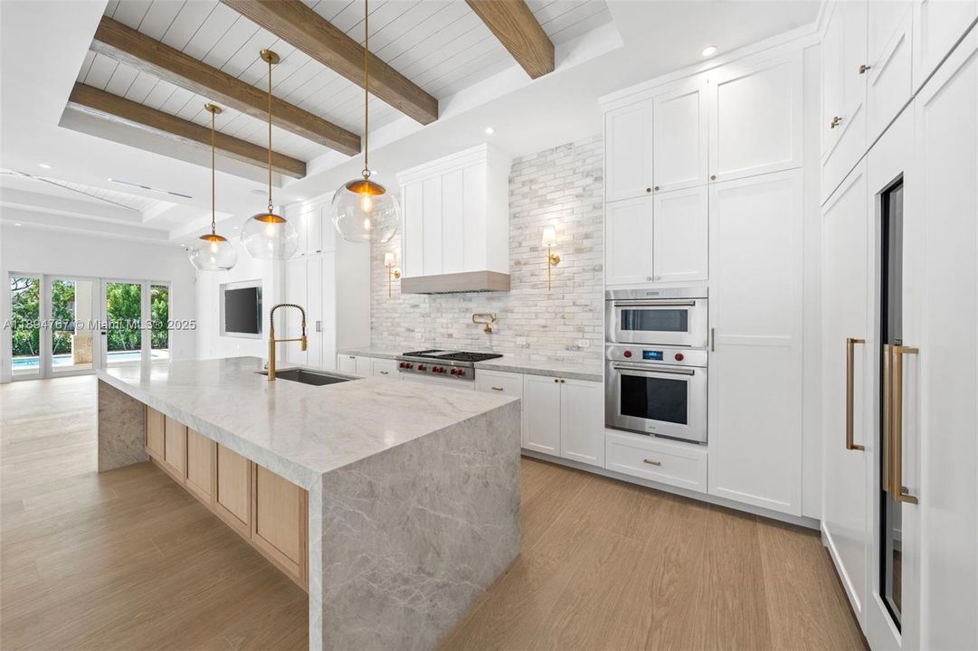 待售: $7,968,000 (8 贝兹, 9 浴室, 6819 平方英尺)