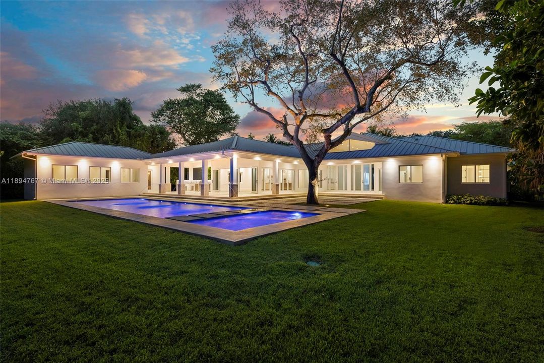 待售: $7,968,000 (8 贝兹, 9 浴室, 6819 平方英尺)