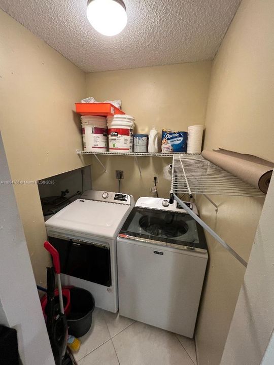 For Sale: $318,000 (2 beds, 2 baths, 1122 Square Feet)