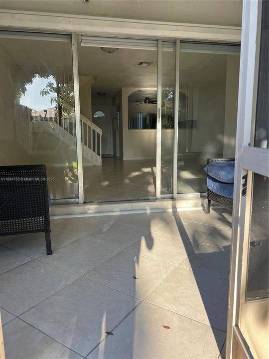 For Sale: $318,000 (2 beds, 2 baths, 1122 Square Feet)