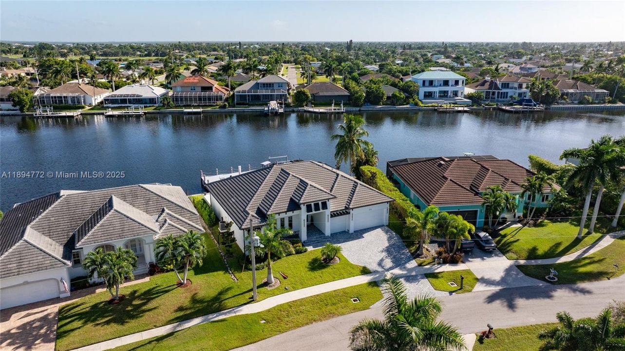 For Sale: $3,095,000 (3 beds, 3 baths, 0 Square Feet)