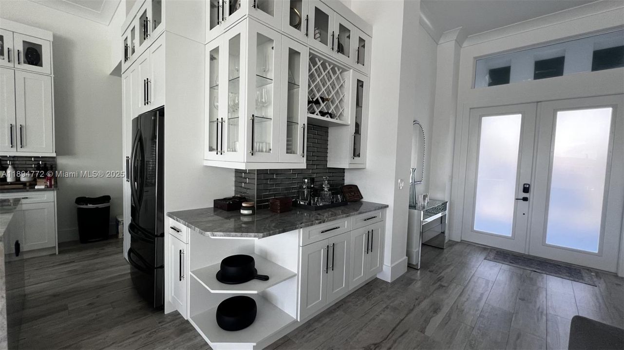 For Sale: $3,095,000 (3 beds, 3 baths, 0 Square Feet)