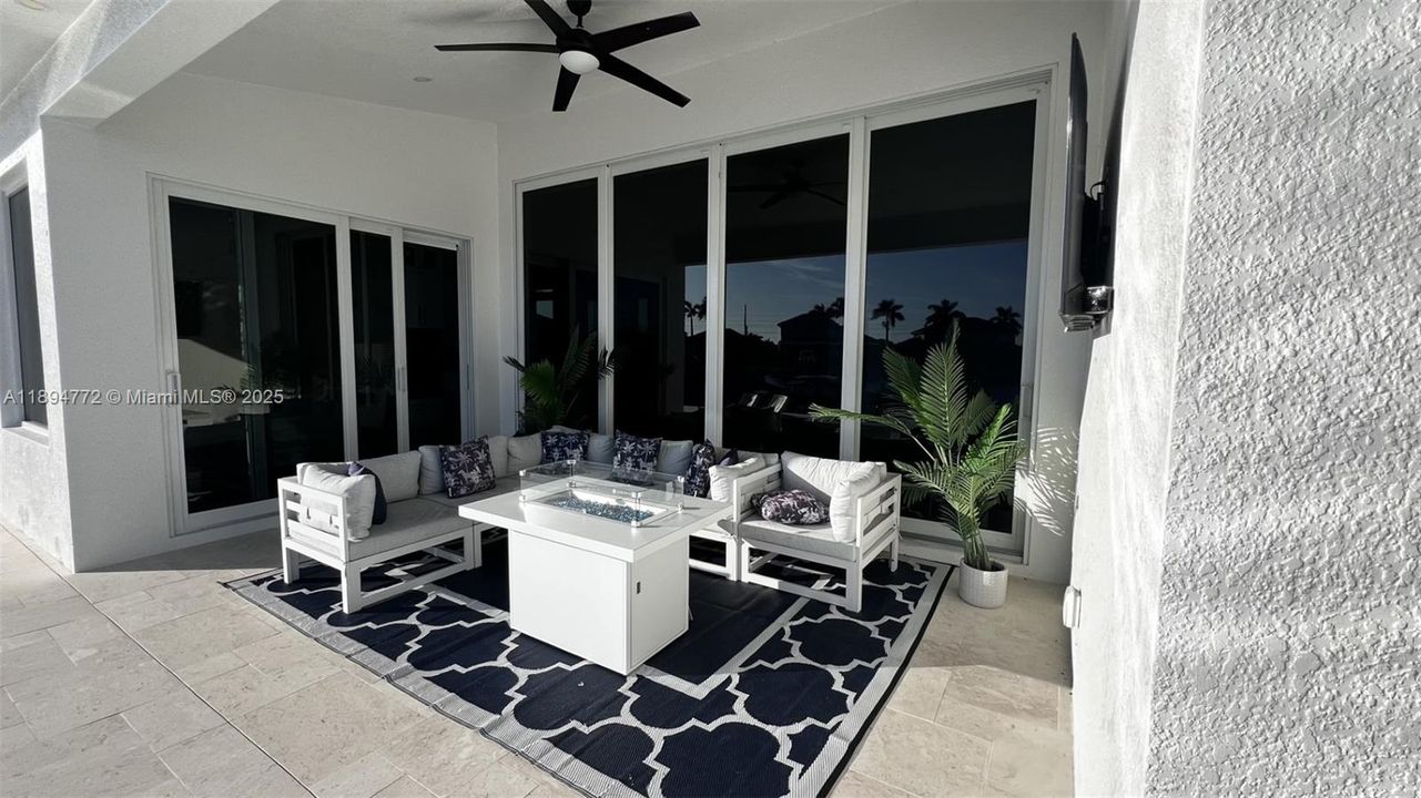 For Sale: $3,095,000 (3 beds, 3 baths, 0 Square Feet)