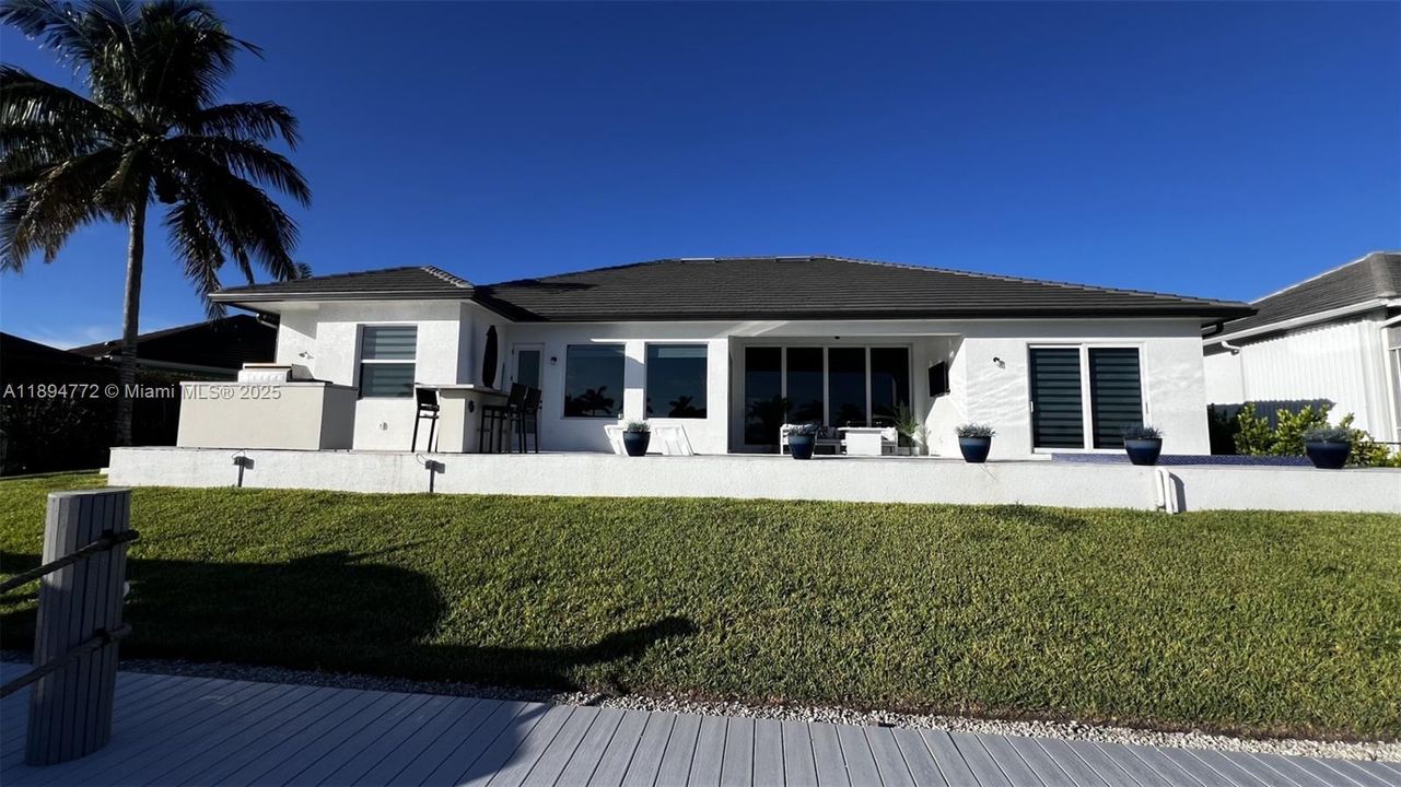 For Sale: $3,095,000 (3 beds, 3 baths, 0 Square Feet)