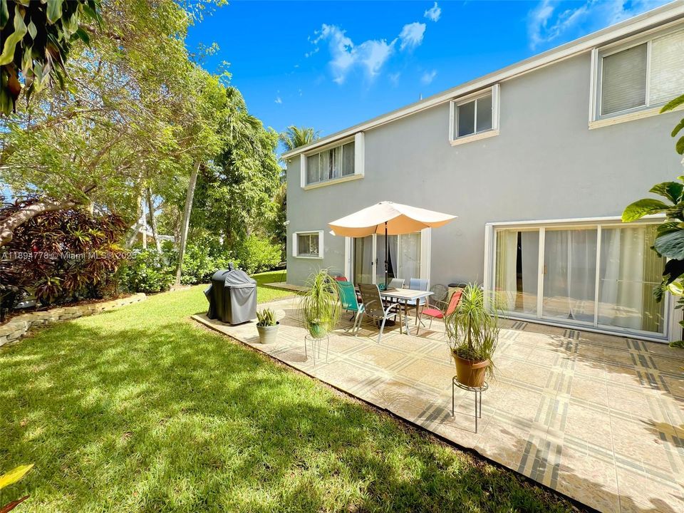 Active With Contract: $660,000 (4 beds, 2 baths, 2084 Square Feet)