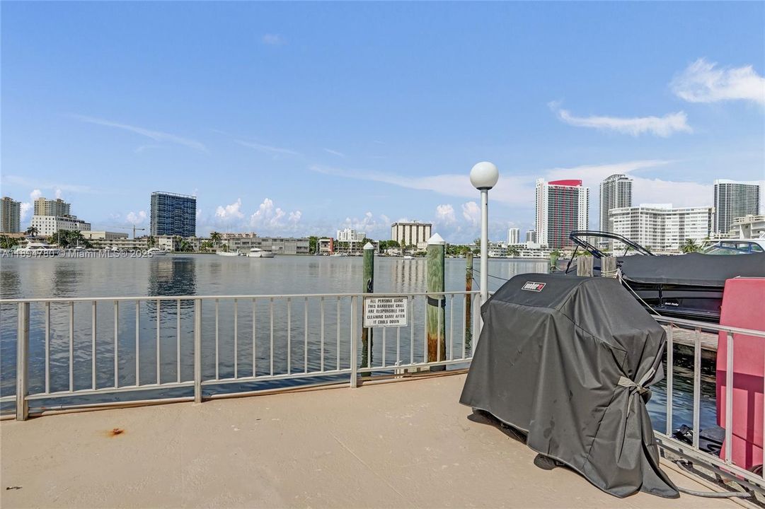 En Venta: $239,000 (2 camas, 2 baños, 1050 Pies cuadrados)