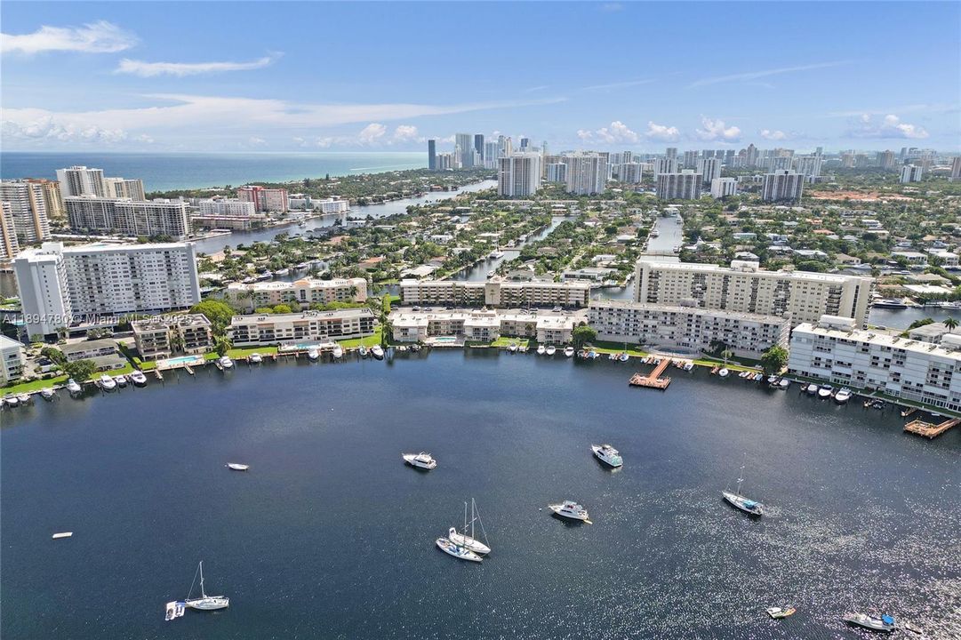 En Venta: $239,000 (2 camas, 2 baños, 1050 Pies cuadrados)