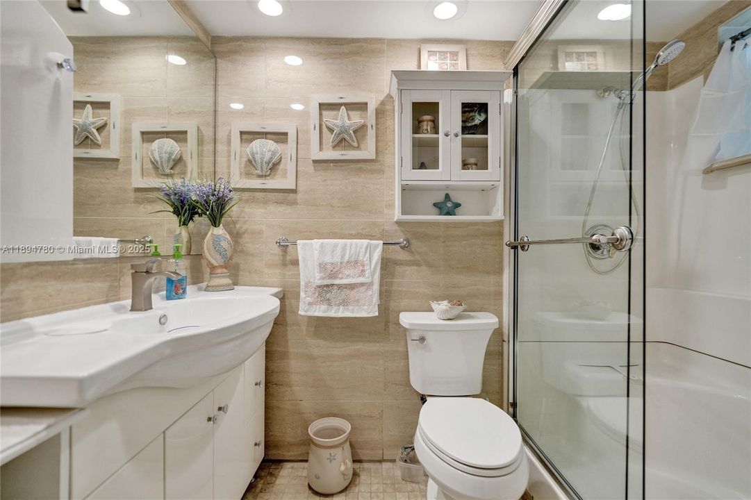 En Venta: $239,000 (2 camas, 2 baños, 1050 Pies cuadrados)