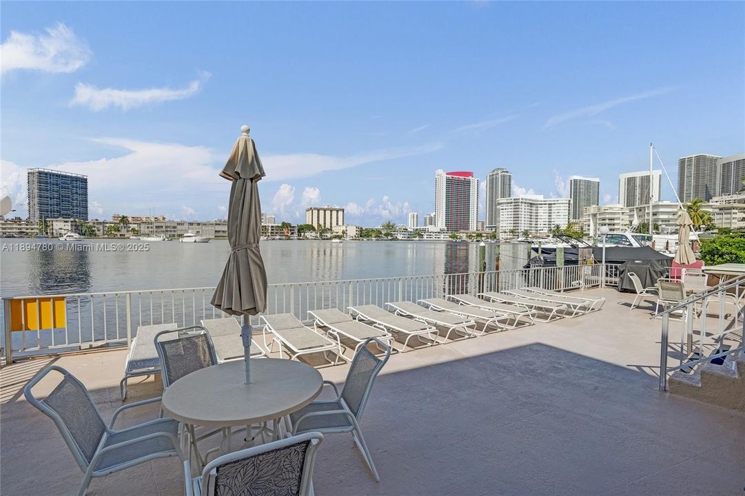 En Venta: $239,000 (2 camas, 2 baños, 1050 Pies cuadrados)