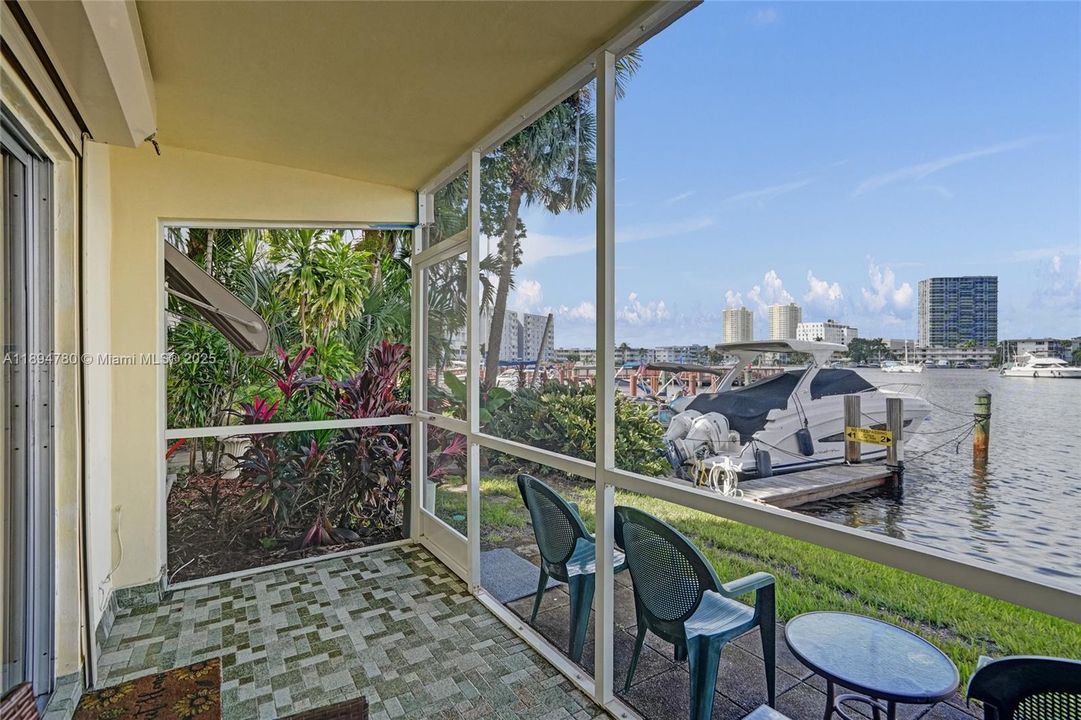 En Venta: $239,000 (2 camas, 2 baños, 1050 Pies cuadrados)