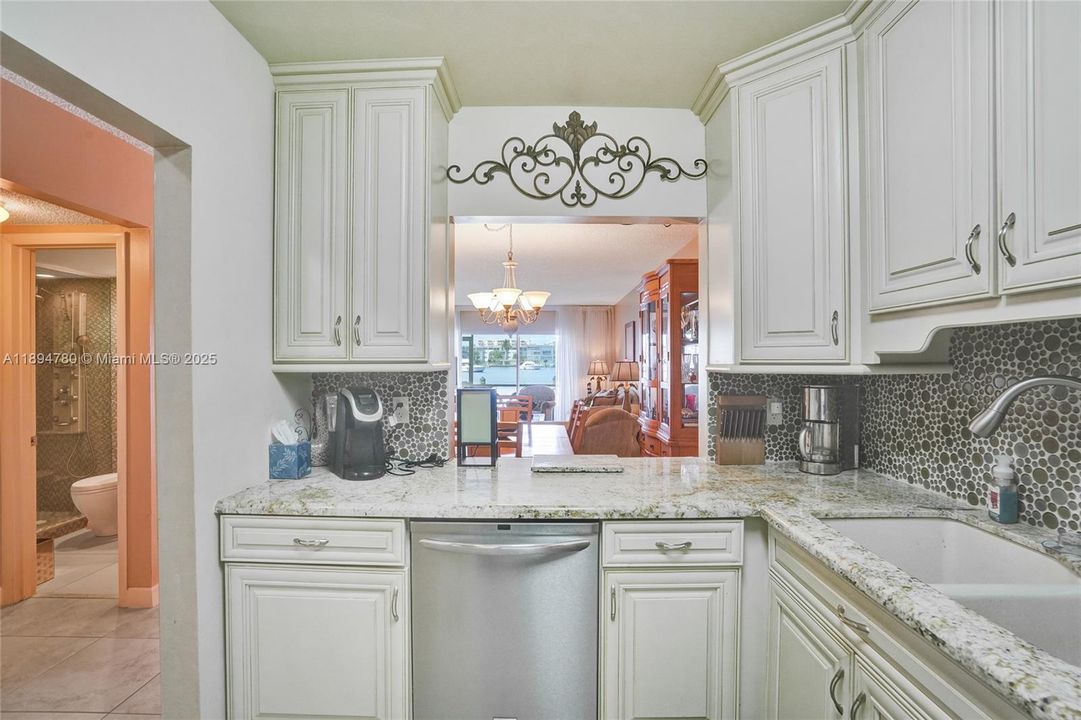 En Venta: $239,000 (2 camas, 2 baños, 1050 Pies cuadrados)