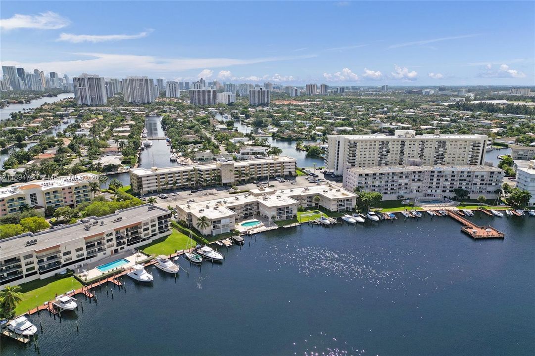 En Venta: $239,000 (2 camas, 2 baños, 1050 Pies cuadrados)