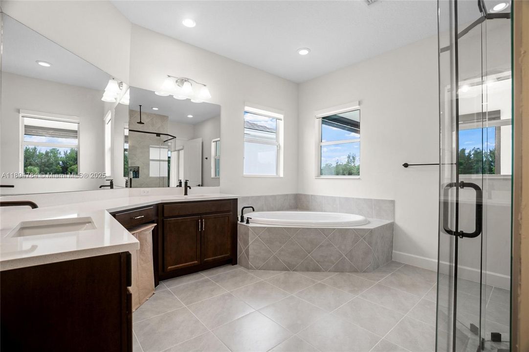 待售: $1,175,000 (4 贝兹, 4 浴室, 3969 平方英尺)