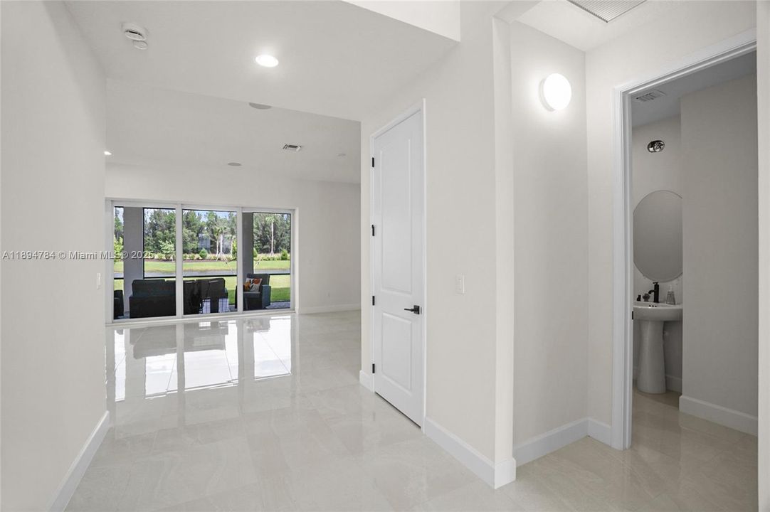 待售: $1,175,000 (4 贝兹, 4 浴室, 3969 平方英尺)