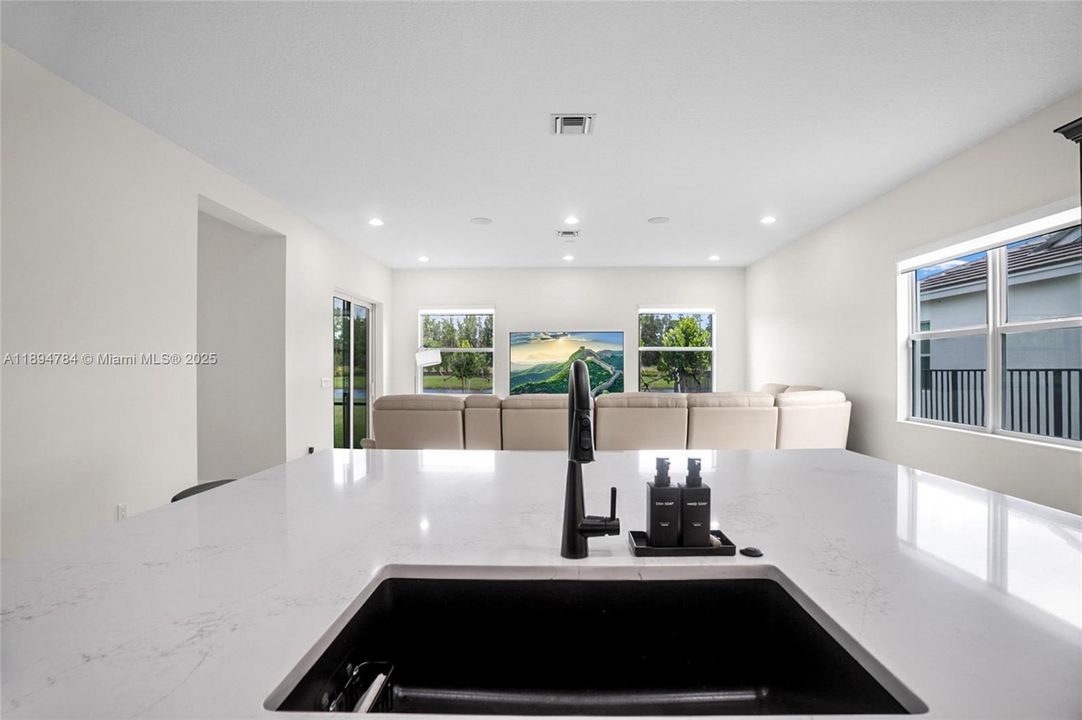 待售: $1,175,000 (4 贝兹, 4 浴室, 3969 平方英尺)