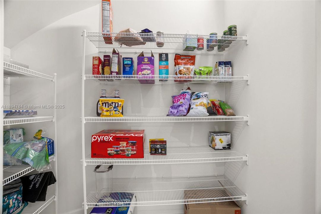 待售: $1,175,000 (4 贝兹, 4 浴室, 3969 平方英尺)