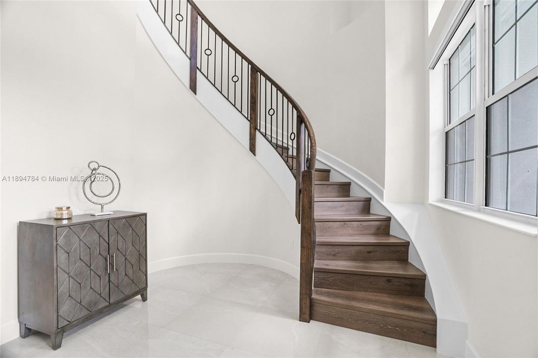 待售: $1,175,000 (4 贝兹, 4 浴室, 3969 平方英尺)