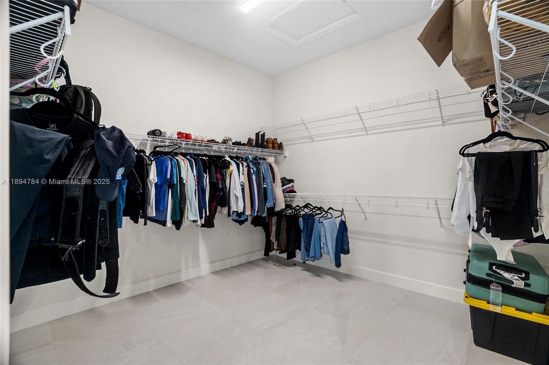 待售: $1,175,000 (4 贝兹, 4 浴室, 3969 平方英尺)