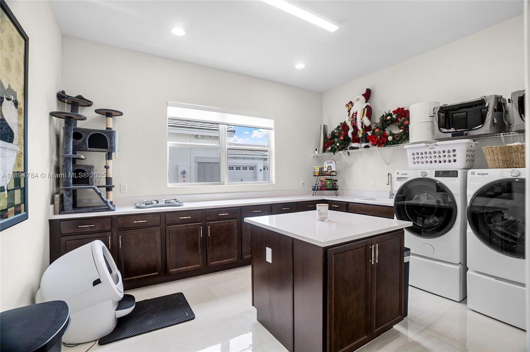 待售: $1,175,000 (4 贝兹, 4 浴室, 3969 平方英尺)