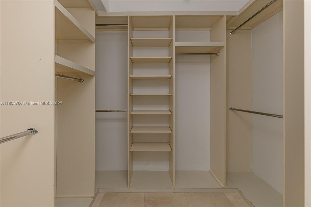 待售: $450,000 (2 贝兹, 2 浴室, 1361 平方英尺)