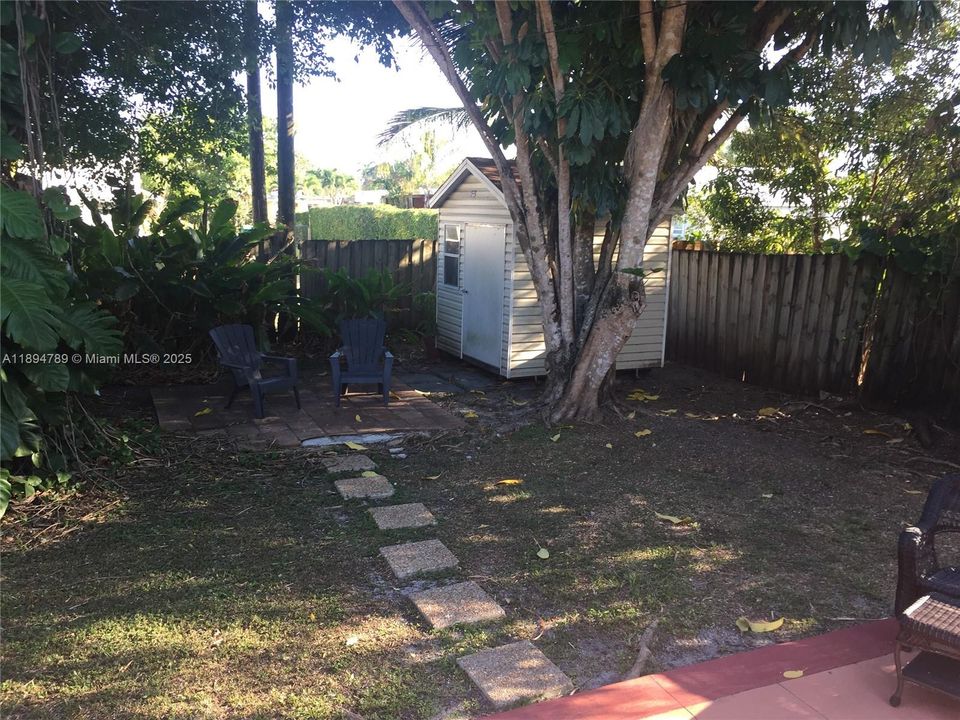 На продажу: $869,000 (3 спален, 2 ванн, 930 Квадратных фут)