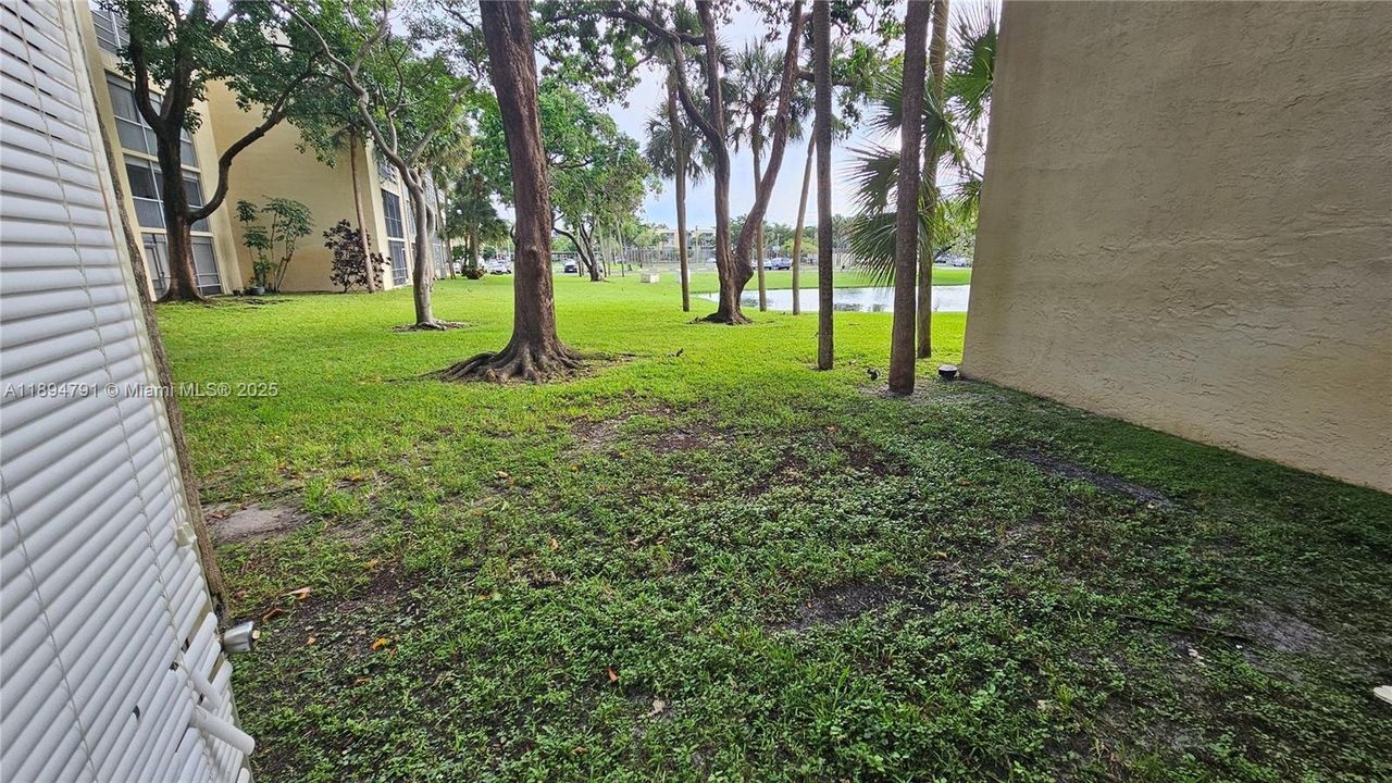 Active With Contract: $92,500 (1 beds, 1 baths, 721 Square Feet)