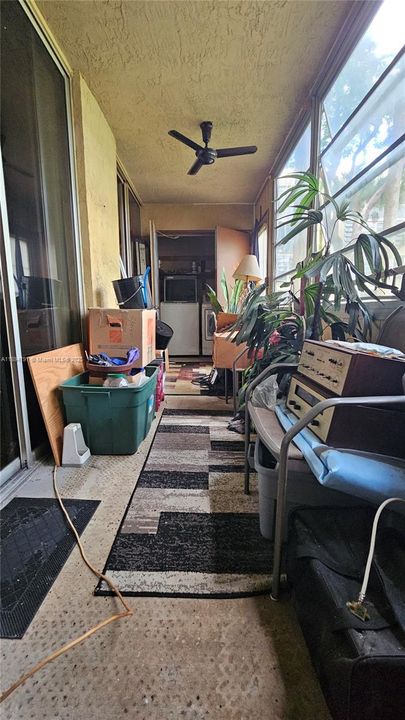 Active With Contract: $92,500 (1 beds, 1 baths, 721 Square Feet)